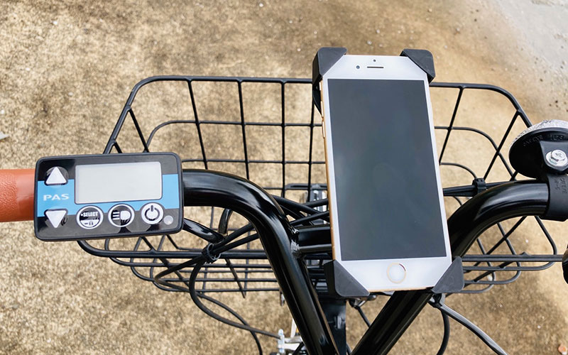 スマホホルダー付きでルート確認も快適